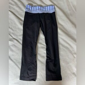 low rise lululemon pace rival cropped pant size 4;good condition; blue!!
